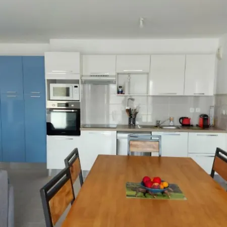Design Apt With Balcony Near The